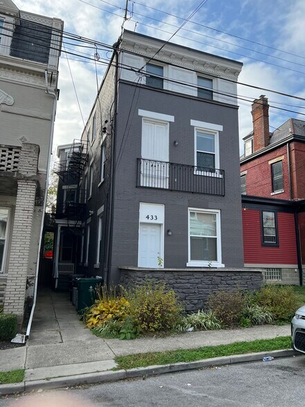 Building Photo - 433 Southview Ave