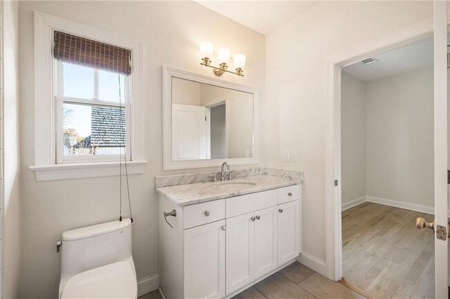 Building Photo - 2350 Melina Pl