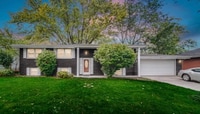 Building Photo - 1810 W 93rd Pl
