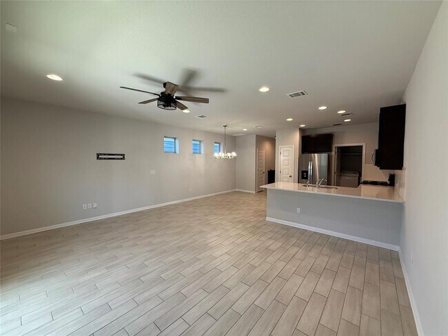 Building Photo - 1720 Artesian Spgs Xing