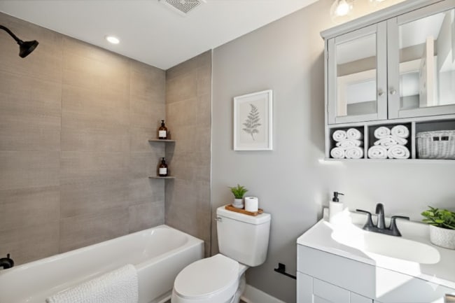 Building Photo - 1223 W Somerset St