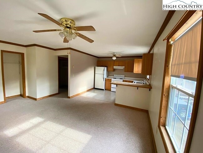 Building Photo - 413 Grandpas Farm Rd