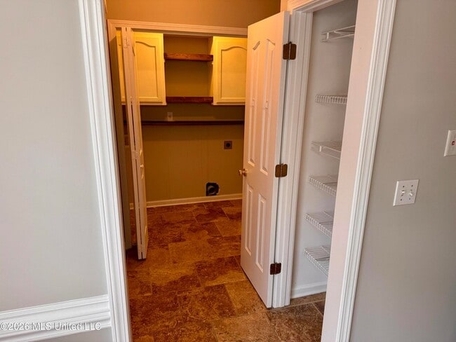 Building Photo - 1324 Biloxi St