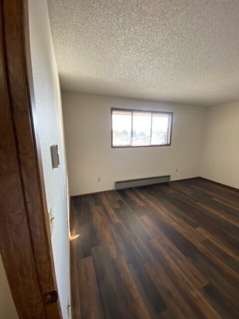 Building Photo - 107 La Villa Dr