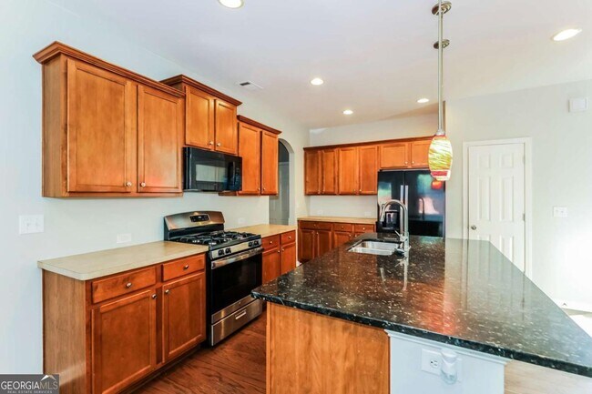 Building Photo - 5521 Village Trace