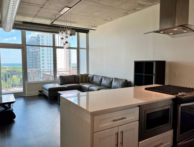 Building Photo - 50 E 16th St