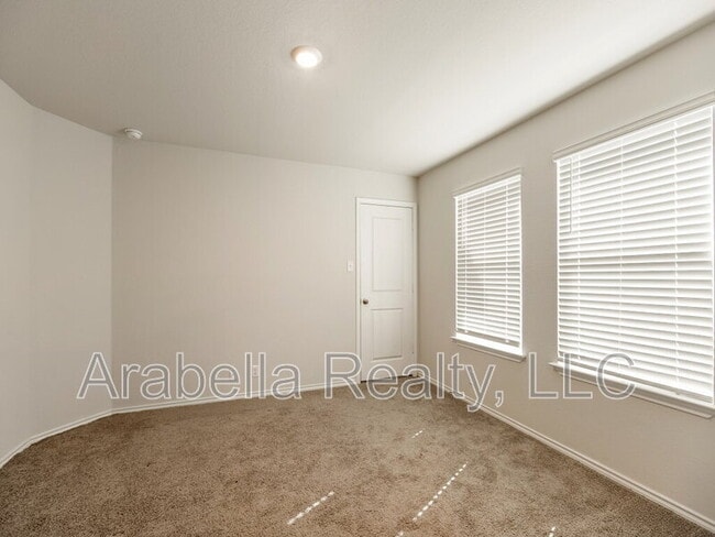 Building Photo - 6510 Vivaldi Isle