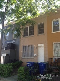 Building Photo - 1002 3rd Pl SE