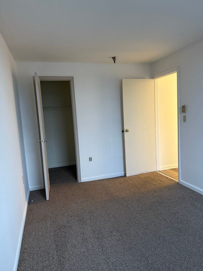 Building Photo - 149 Wilson St