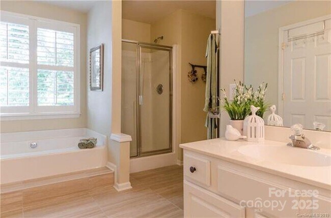 Building Photo - 15132 Edindale Dr