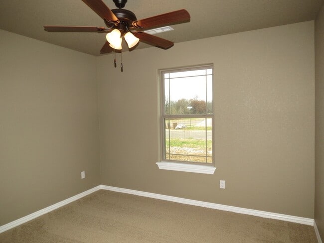 Building Photo - 3 Bedroom 2 bath in Prairie Grove!
