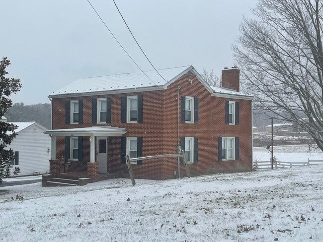 Building Photo - 2841 Bloomer Springs Rd