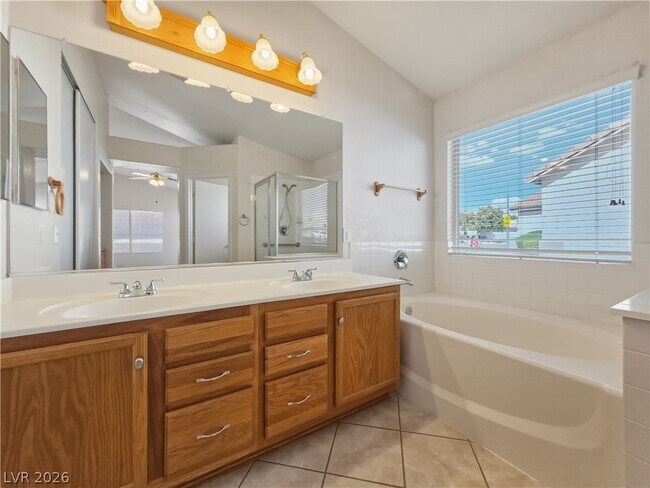 Building Photo - 1037 Blue Lantern Dr