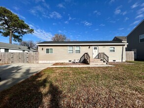 Building Photo - Welcome to this charming home in Chesapeak...