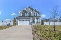 Building Photo - Charming two-story, 4-bedroom, 3-bathroom home.