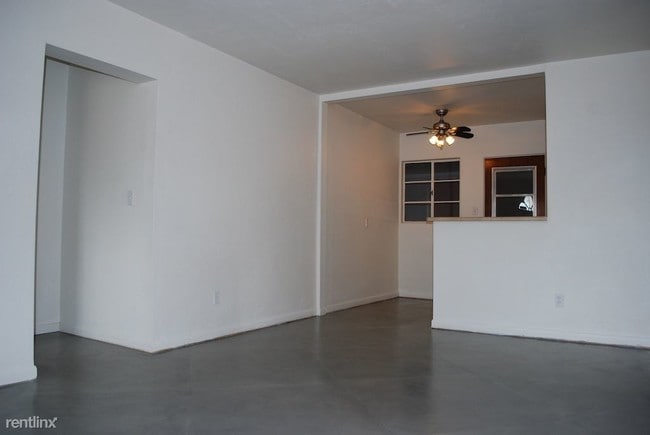 Building Photo - 4 br, 2 bath House - 2501 E Towner St