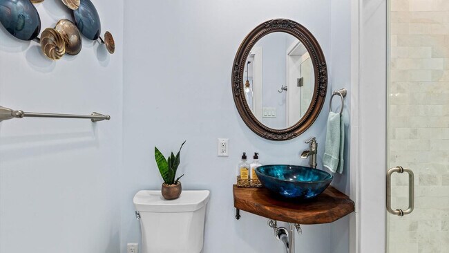 Building Photo - 710 Battersea Rd