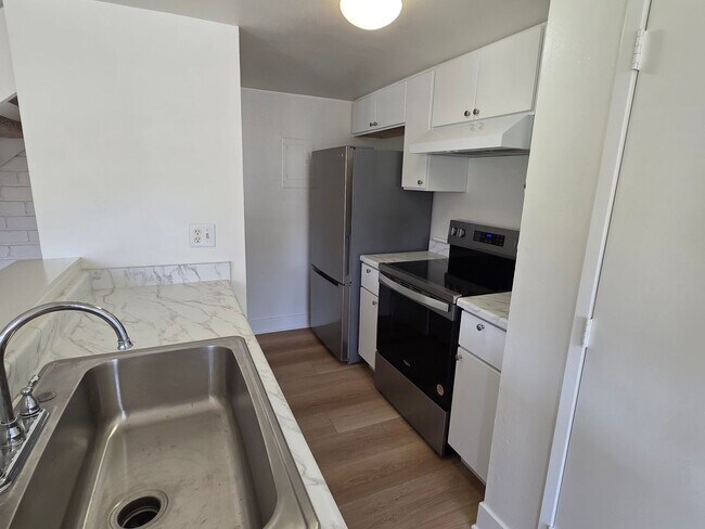 Building Photo - 2+1 Condo in Port Hueneme - Newly remodeled w/ garage!