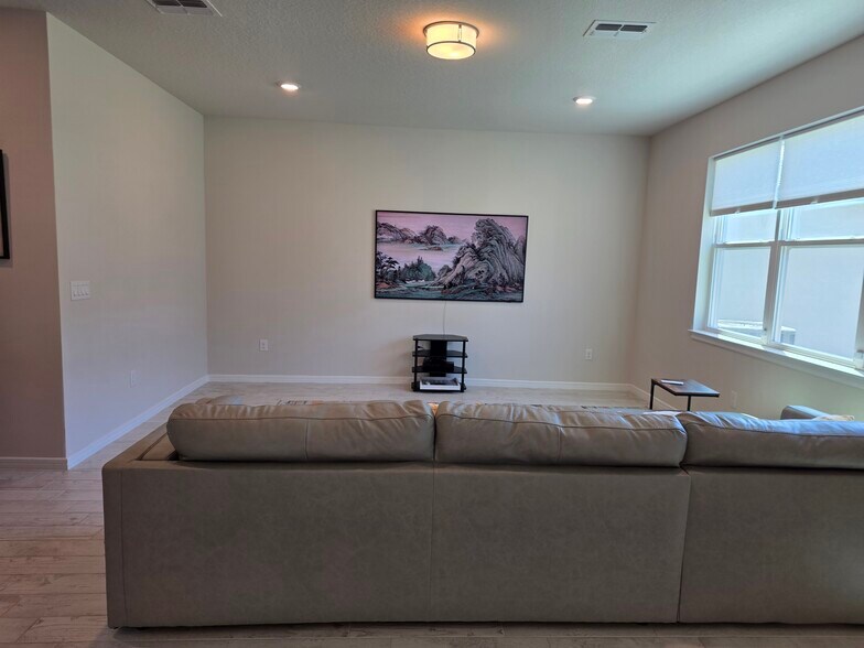 Building Photo - 12963 Brookside Moss Dr
