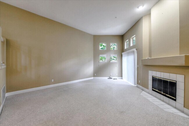 Building Photo - 990 Alpine Terrace