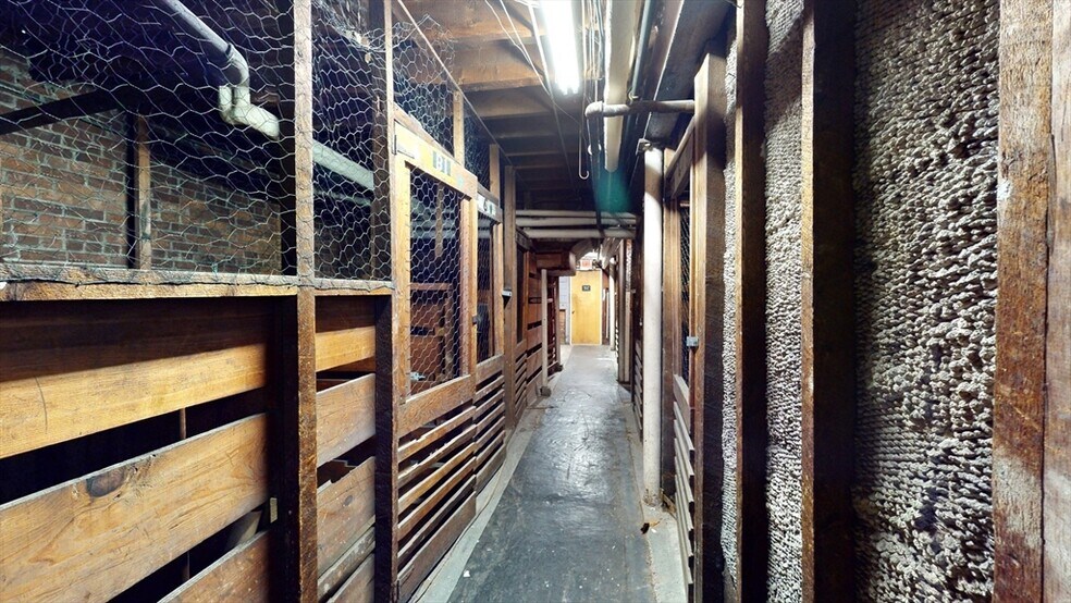 Building Photo - 127 Summer St