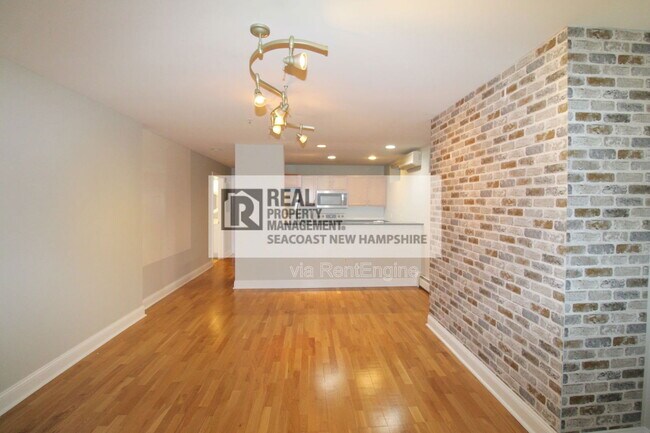 Building Photo - 159 State Street