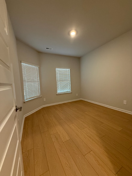 Building Photo - 6063 Gardner Maples Dr SE