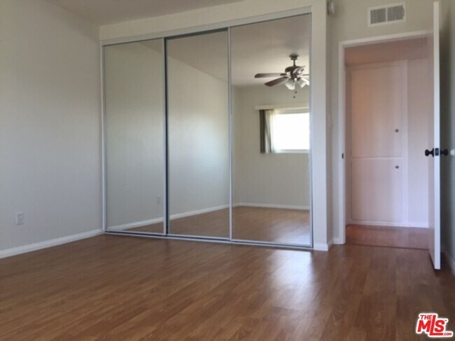 Building Photo - 5252 Coldwater Canyon Ave