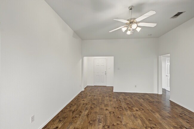 Building Photo - Single Family 3 Bedroom for Rent