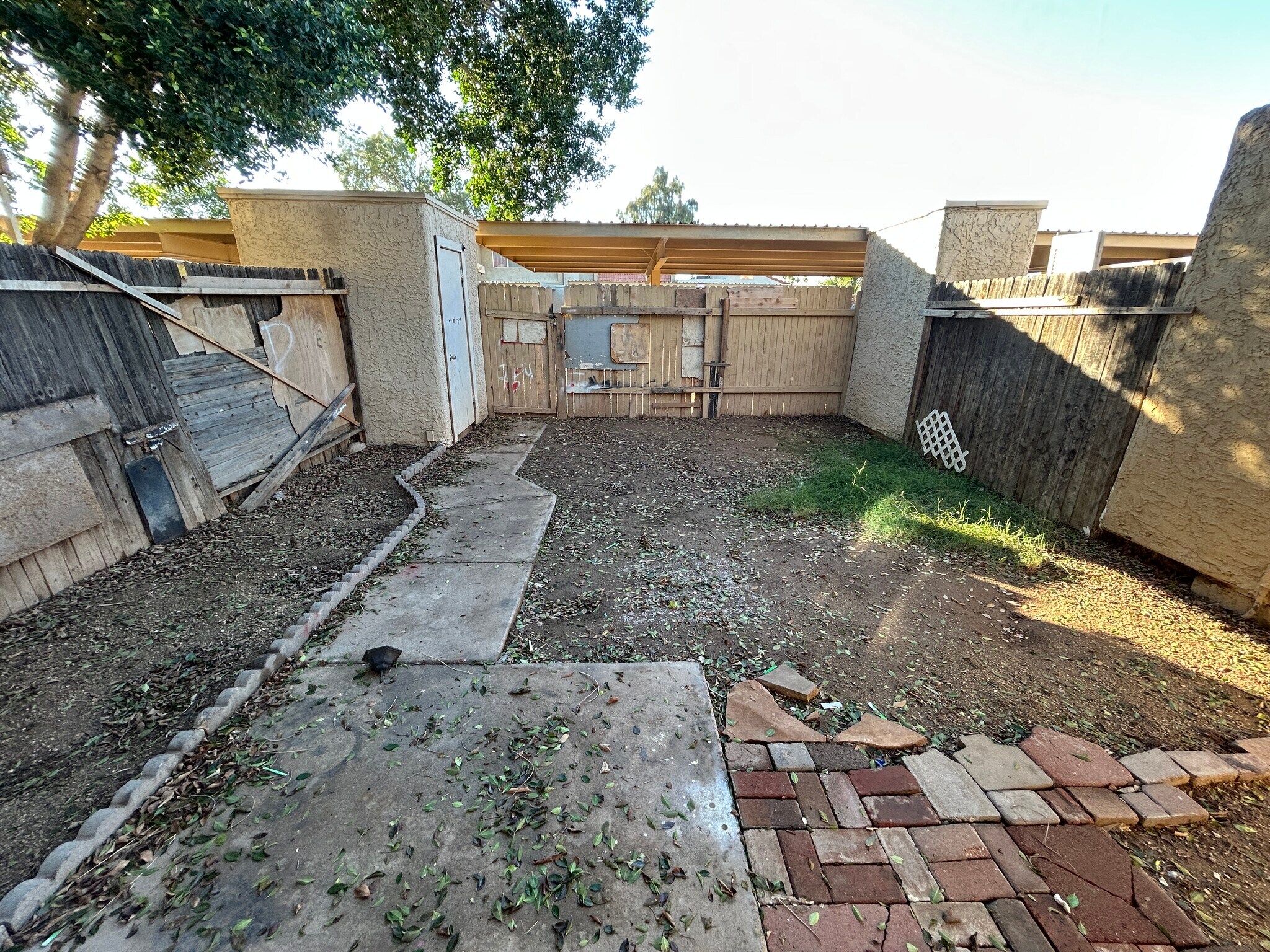 Building Photo - 4740 W Rose Ln