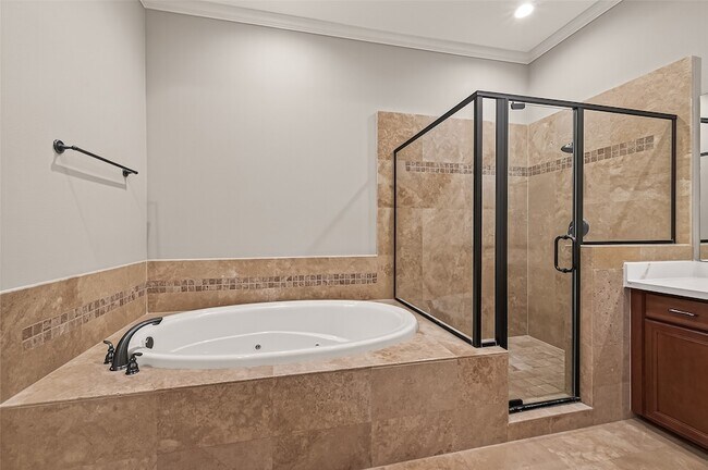 Building Photo - 232 Detering St