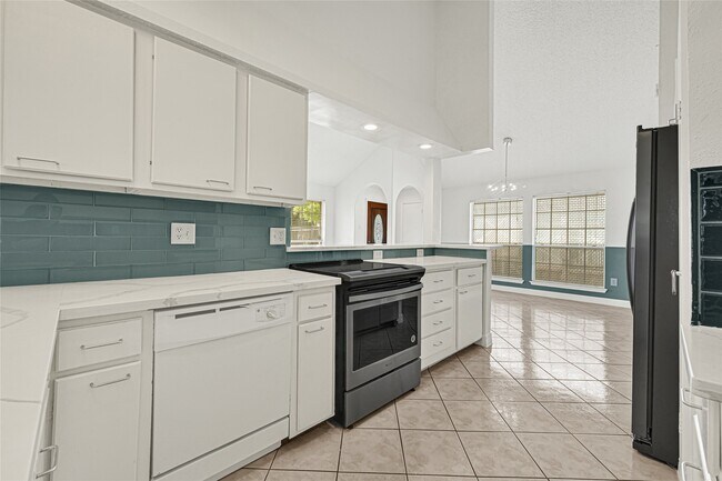 Building Photo - 9208 Carousel Ln
