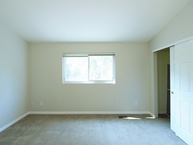 Second bedroom - 1233 Warrior Way