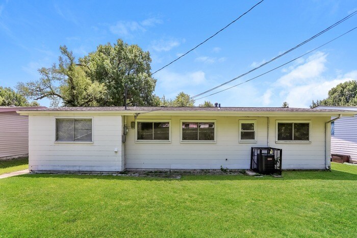 Building Photo - 1727 Nashua Dr