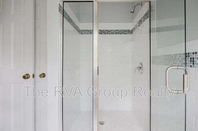 Building Photo - 10075 Aragon Dr