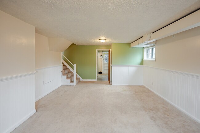 Building Photo - 5806 Flanders St