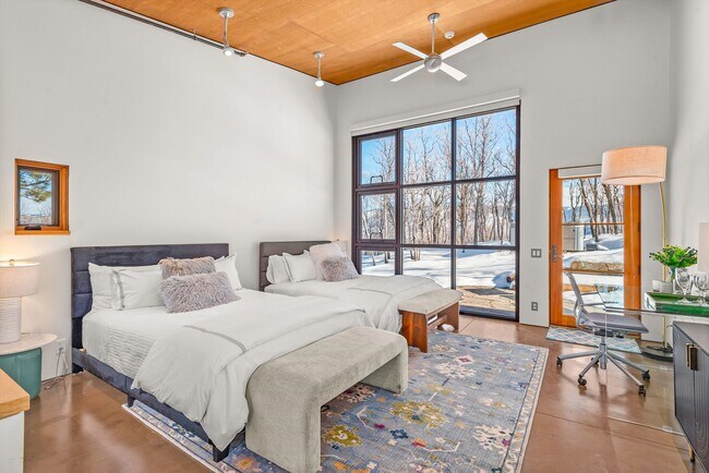 Building Photo - 2700 Juniper Hill Rd