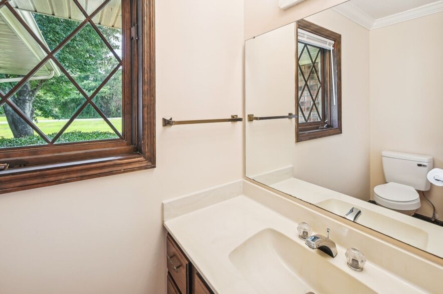 Building Photo - 1063 Burcale Rd