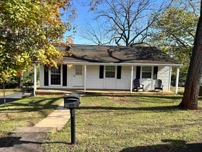 Building Photo - 125 Peyton St