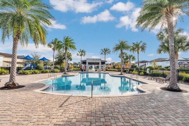 Building Photo - 5 Bedroom Westside Village Community