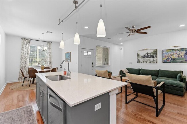 Building Photo - 4408 Banister Ln