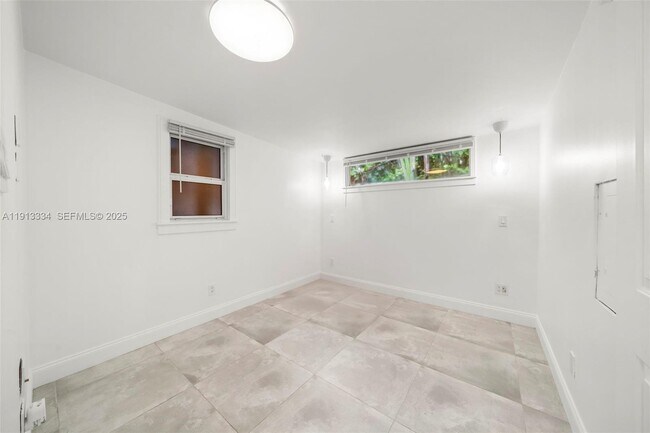 Building Photo - 151 NE 43rd St