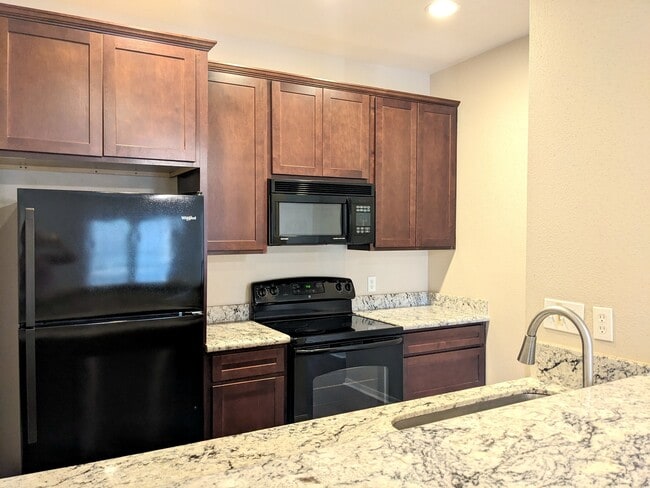 Building Photo - 2121 El Paseo St