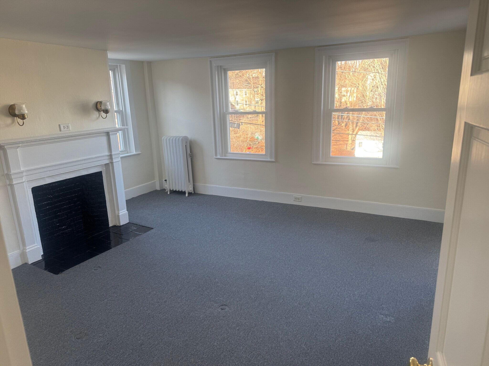 Building Photo - 5 Curve St