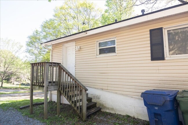 Building Photo - 2bd/1ba Duplex Unit in the Heart of Howell Station Minutes from W. Midtown!!