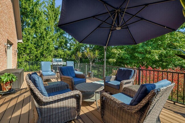 Building Photo - 7040 Royal Villa Ct