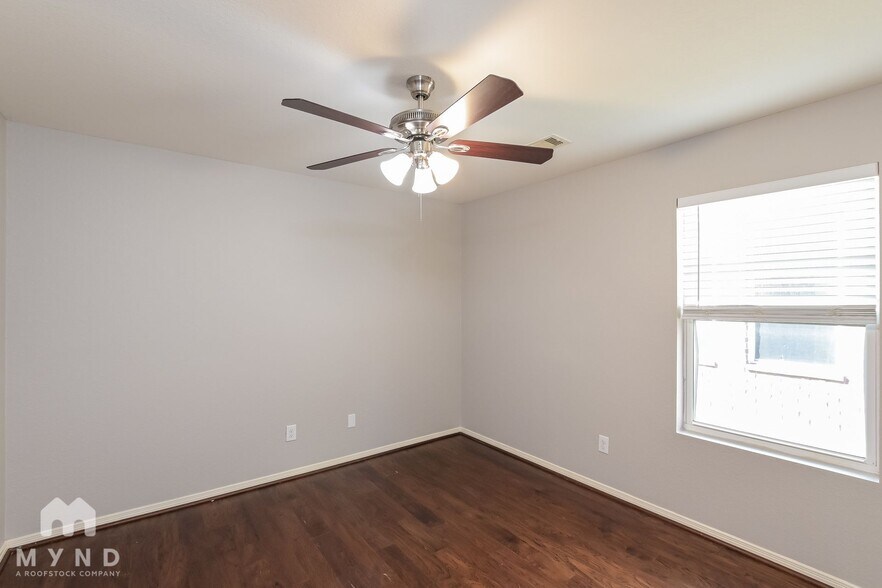 Building Photo - 2559 Elm Crossing Trail