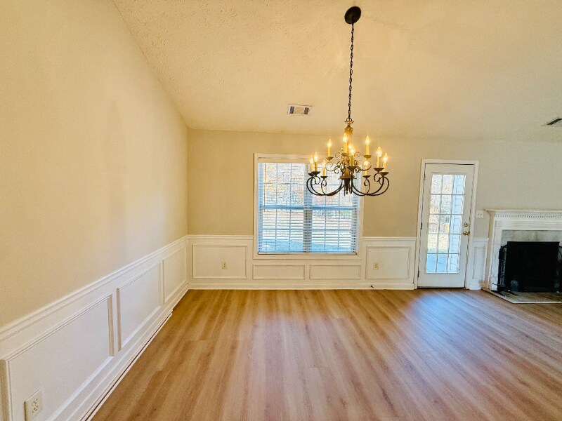 Building Photo - 2510 Cordillo Dr