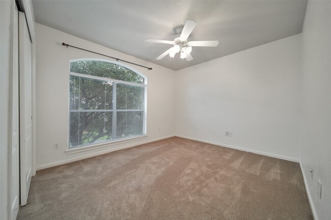 Building Photo - 17247 Mitchell Pass Ln