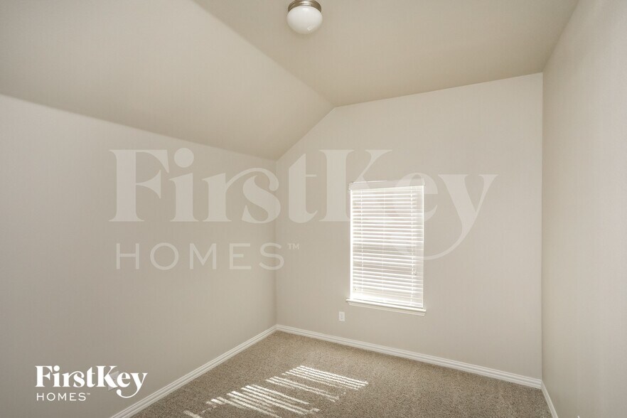 Building Photo - 14820 Rocky Face Ln